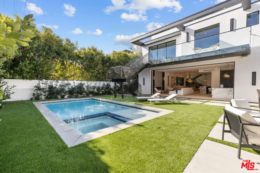 1964 Thayer Avenue Los Angeles, CA 90025