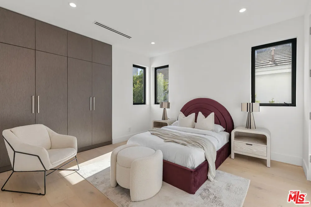 1964 Thayer Avenue Los Angeles, CA 90025