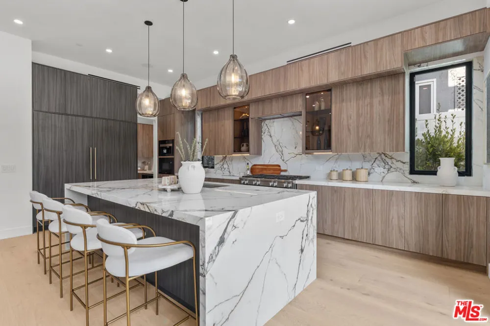 1964 Thayer Avenue Los Angeles, CA 90025