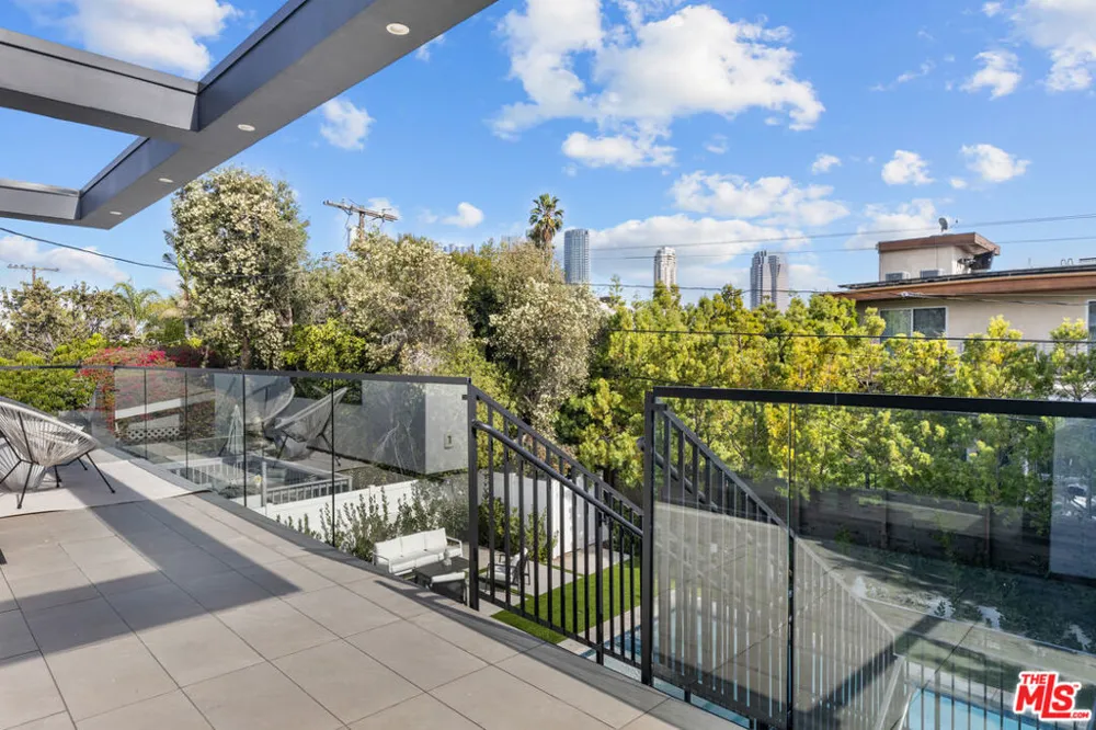1964 Thayer Avenue Los Angeles, CA 90025
