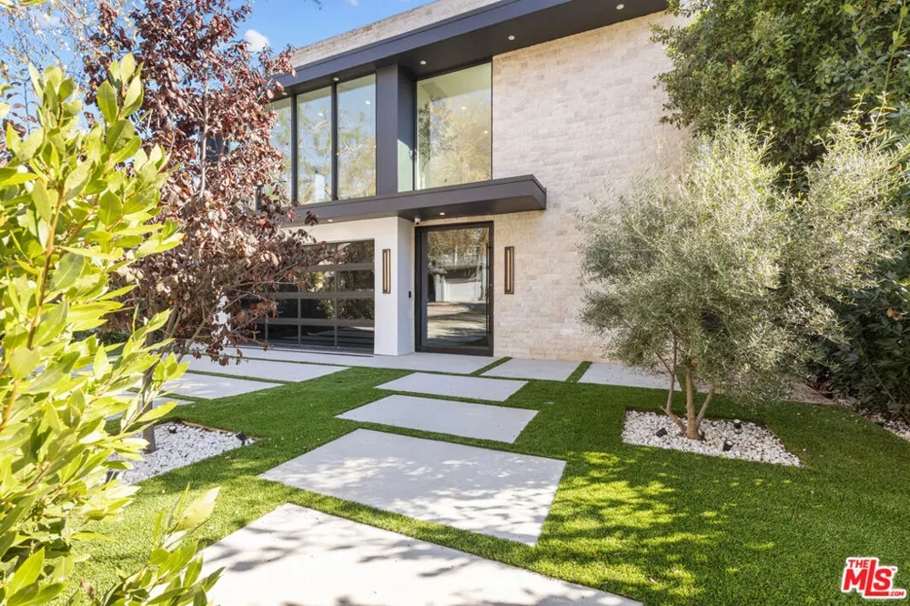 1964 Thayer Avenue Los Angeles, CA 90025