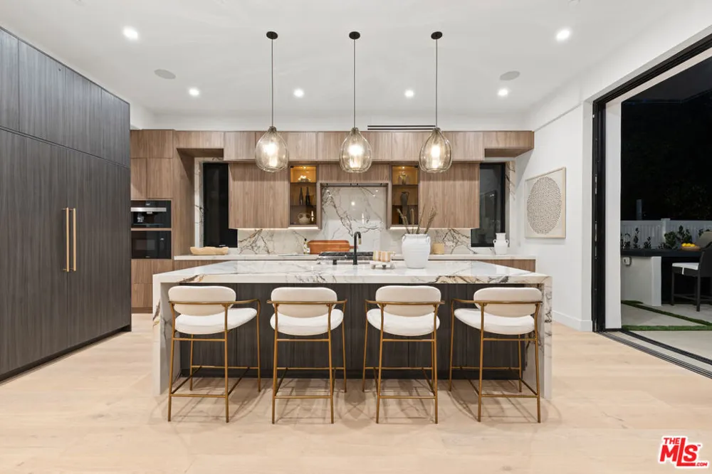 1964 Thayer Avenue Los Angeles, CA 90025