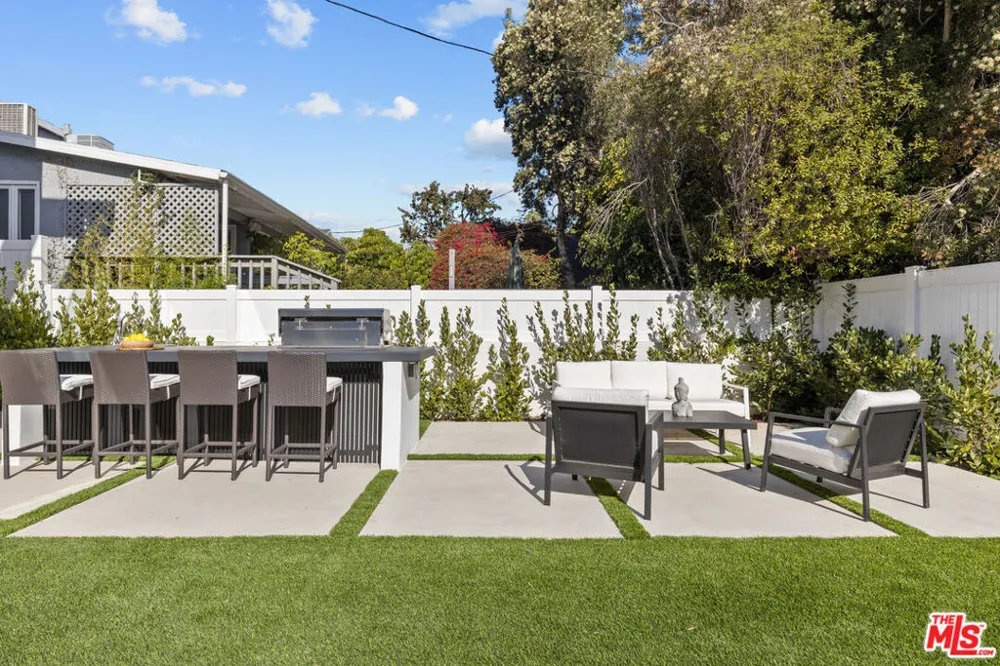 1964 Thayer Avenue Los Angeles, CA 90025