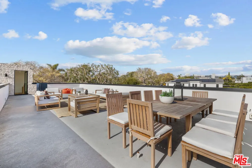 1964 Thayer Avenue Los Angeles, CA 90025