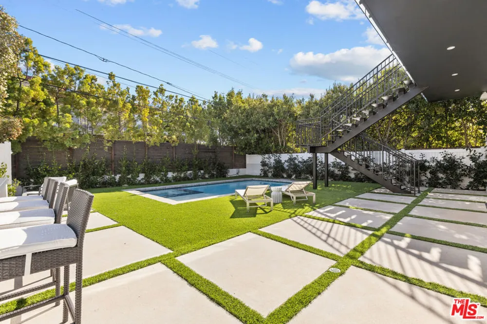 1964 Thayer Avenue Los Angeles, CA 90025