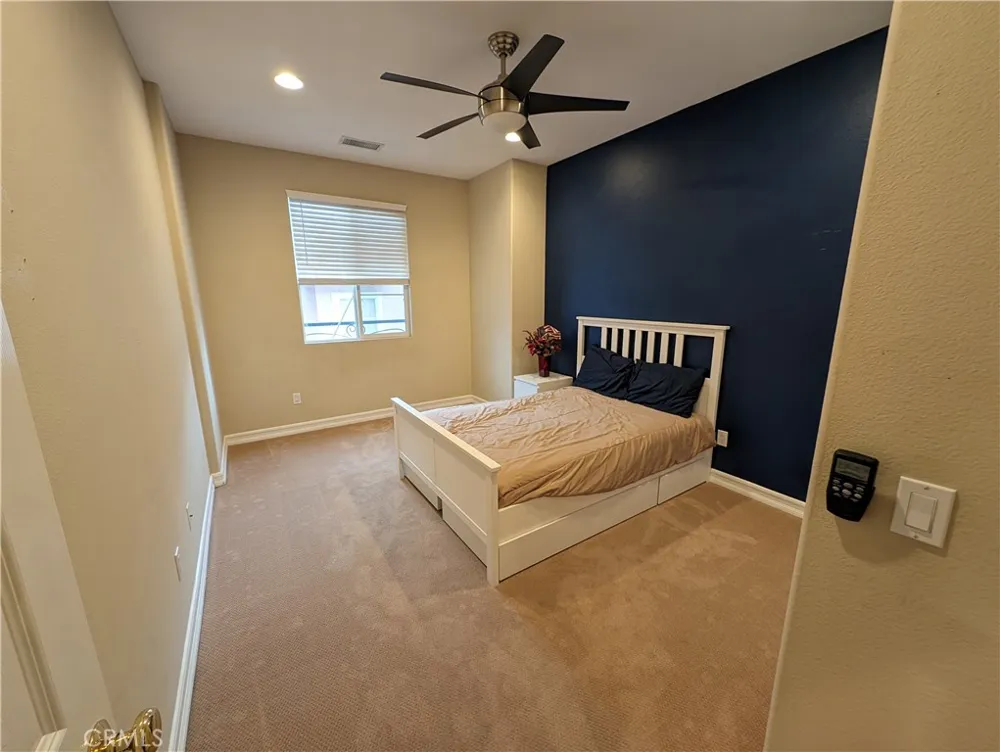 27976 Trillium Lane Valencia, CA 91354