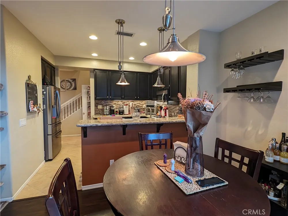 27976 Trillium Lane Valencia, CA 91354