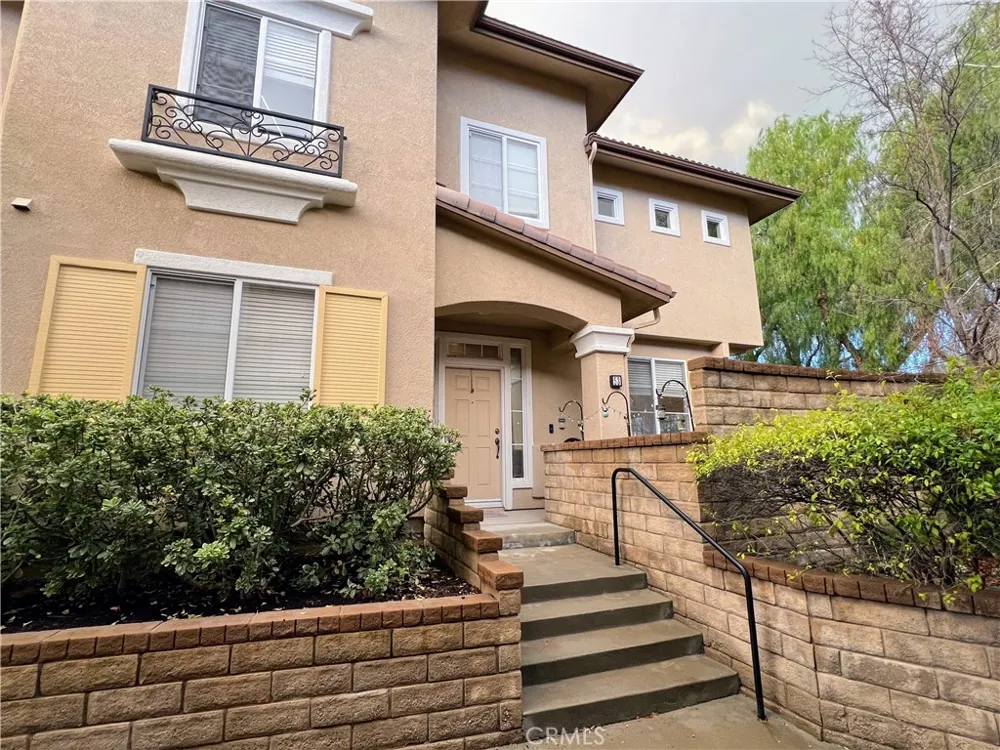 27976 Trillium Lane Valencia, CA 91354