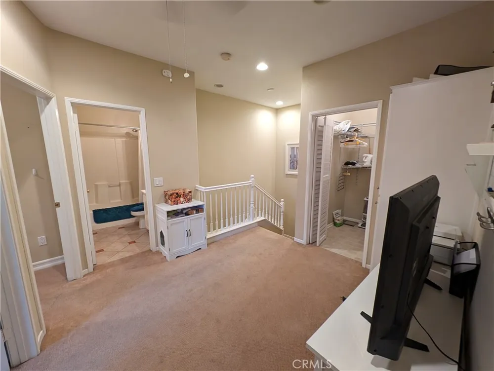 27976 Trillium Lane Valencia, CA 91354