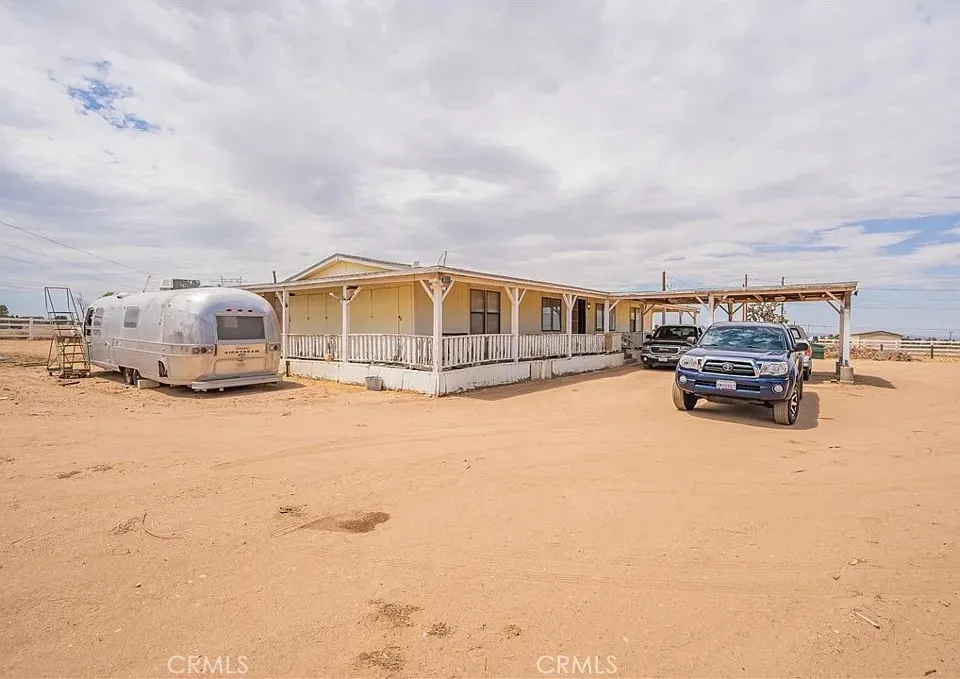 9634 Wolf Drive Phelan, CA 92371