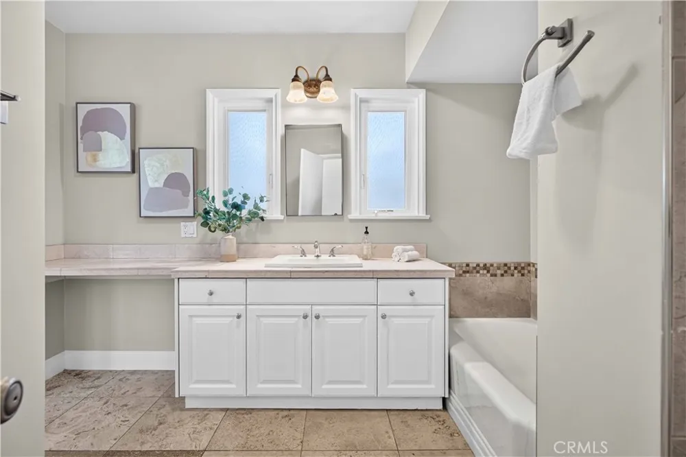 3064 Verdugo Road Glendale, CA 91208