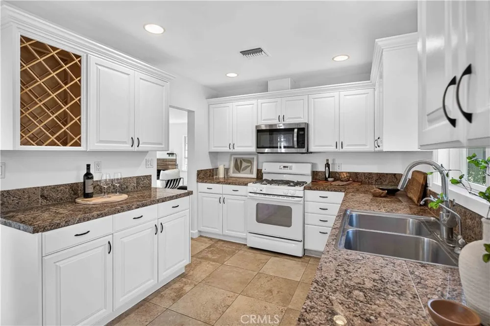 3064 Verdugo Road Glendale, CA 91208