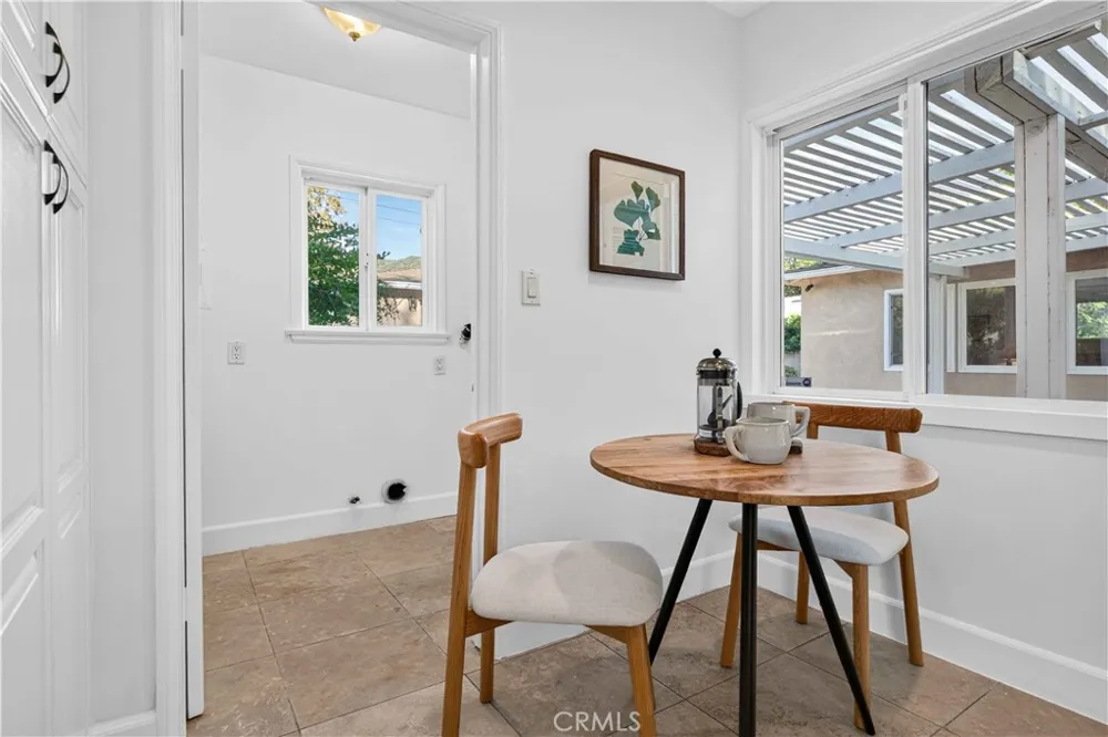 3064 Verdugo Road Glendale, CA 91208