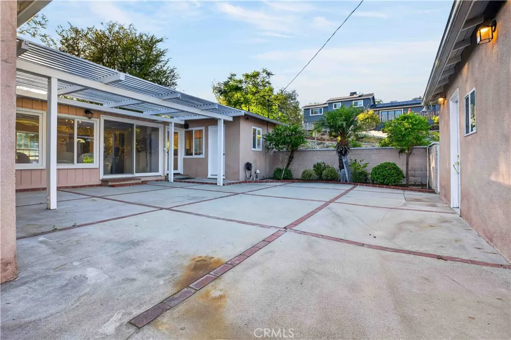 3064 Verdugo Road Glendale, CA 91208