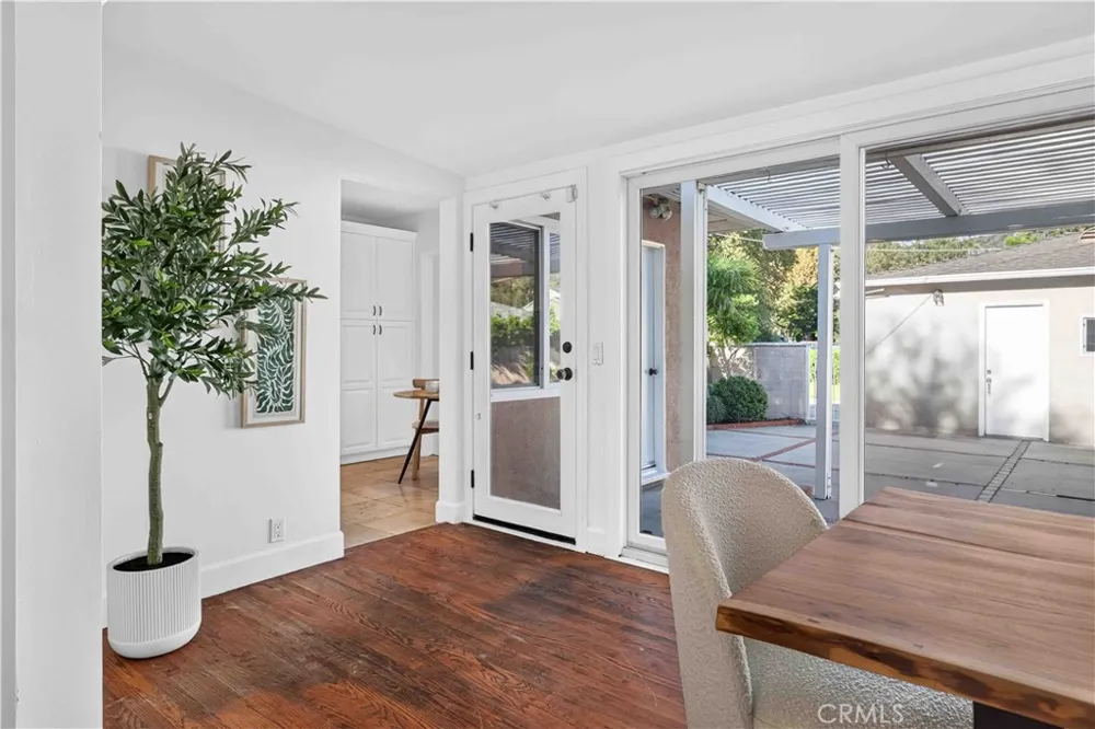 3064 Verdugo Road Glendale, CA 91208