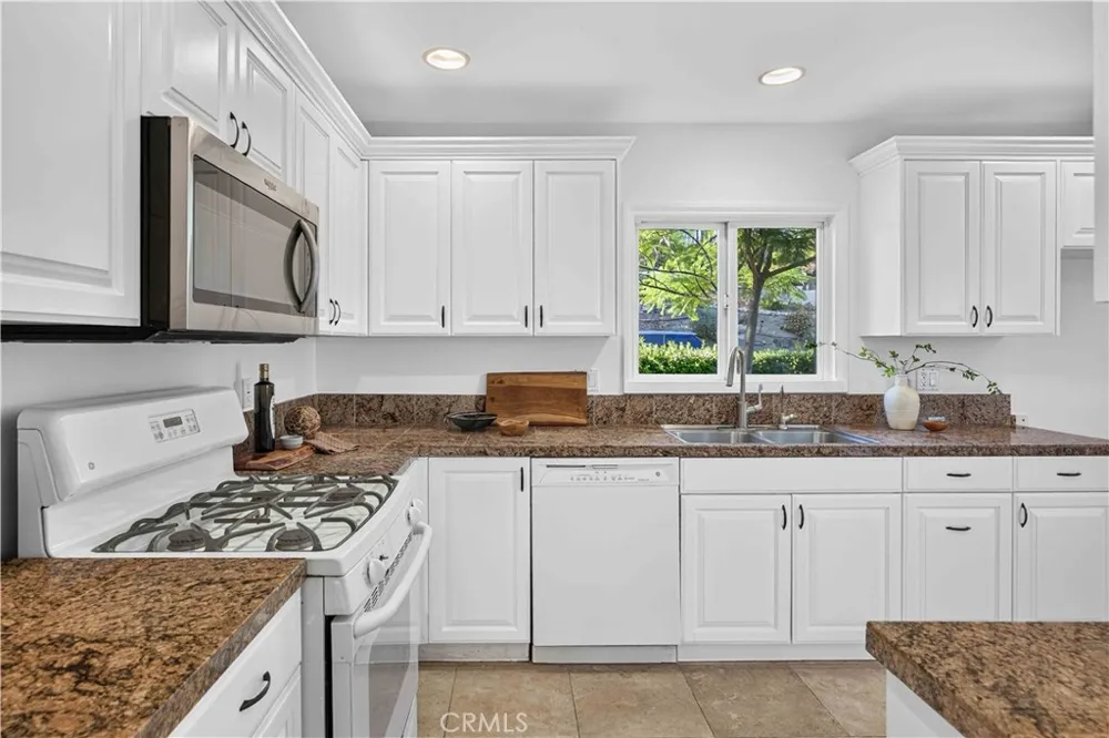 3064 Verdugo Road Glendale, CA 91208