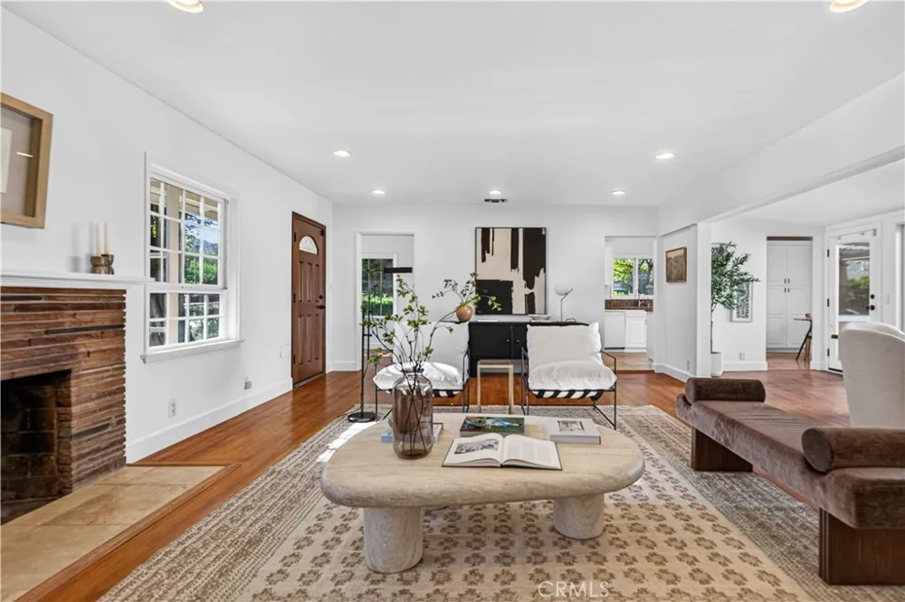 3064 Verdugo Road Glendale, CA 91208