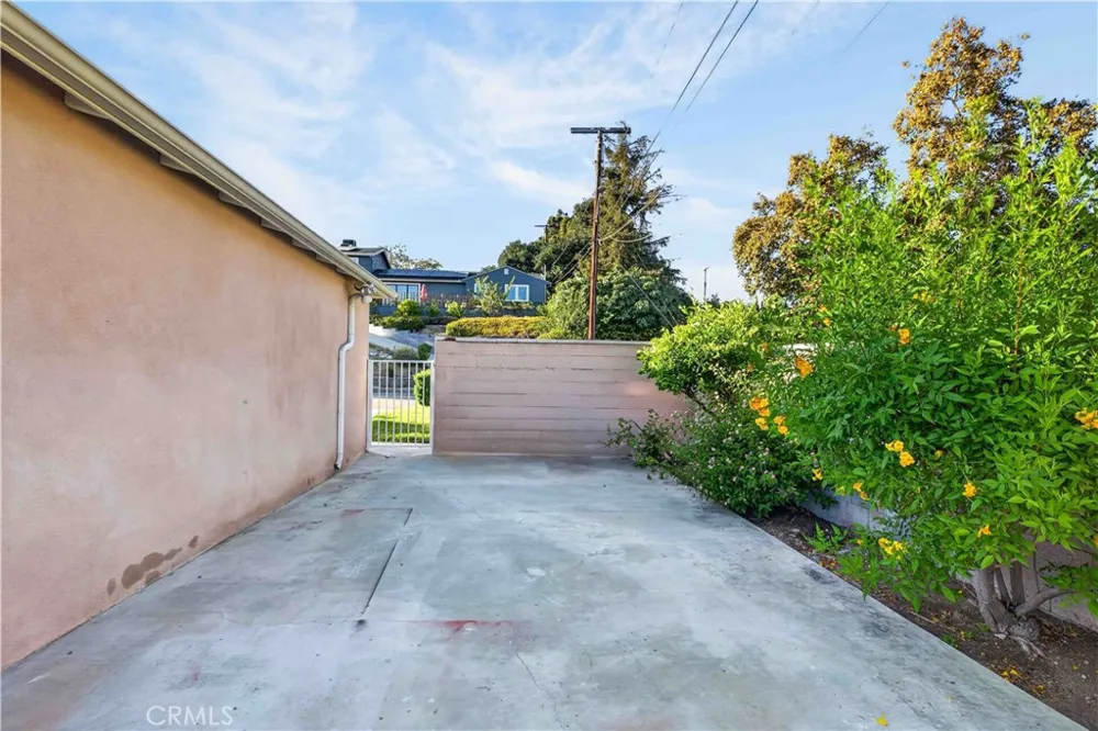 3064 Verdugo Road Glendale, CA 91208