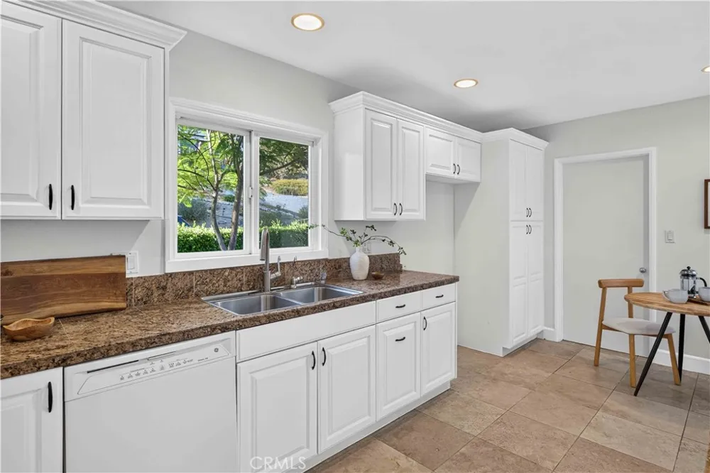 3064 Verdugo Road Glendale, CA 91208