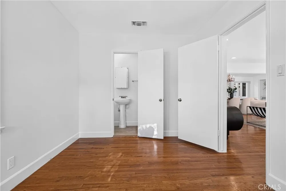 3064 Verdugo Road Glendale, CA 91208