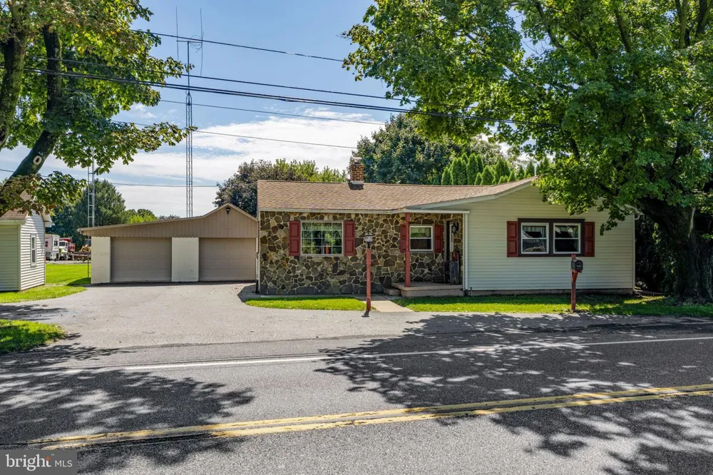 426 E 28TH DIVISION HIGHWAY Lititz, PA 17543