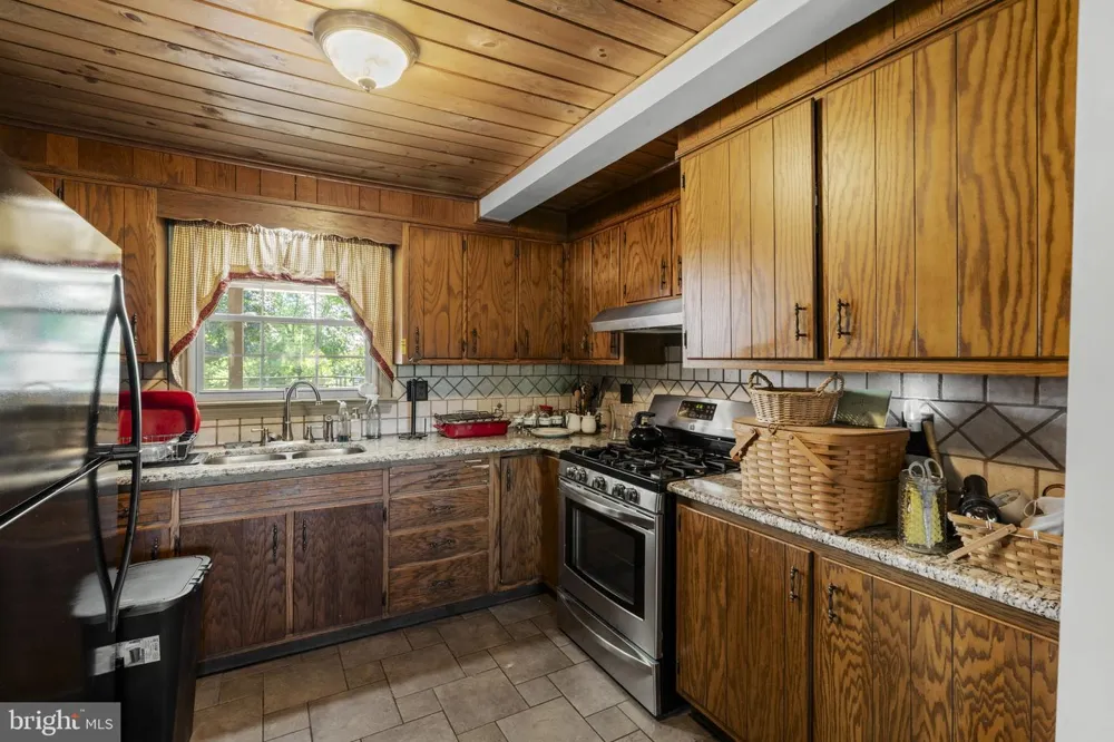 426 E 28TH DIVISION HIGHWAY Lititz, PA 17543
