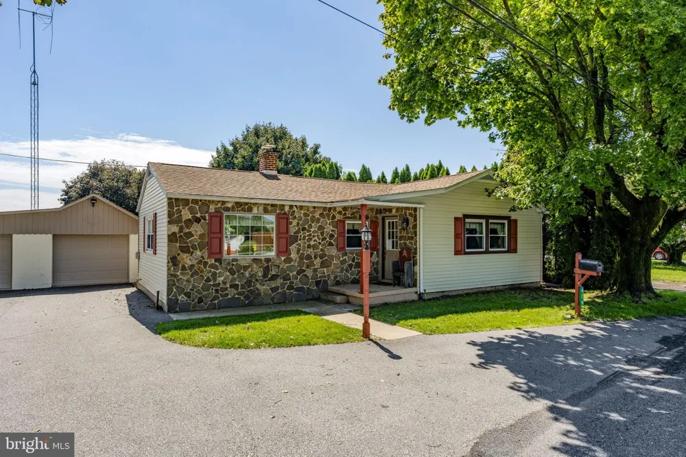 426 E 28TH DIVISION HIGHWAY Lititz, PA 17543
