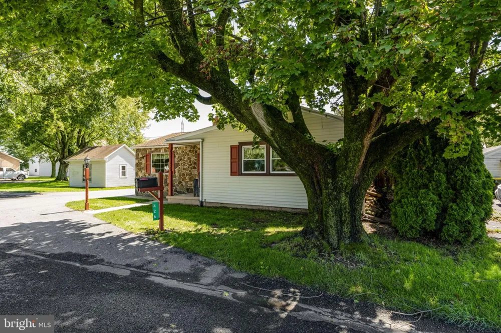 426 E 28TH DIVISION HIGHWAY Lititz, PA 17543