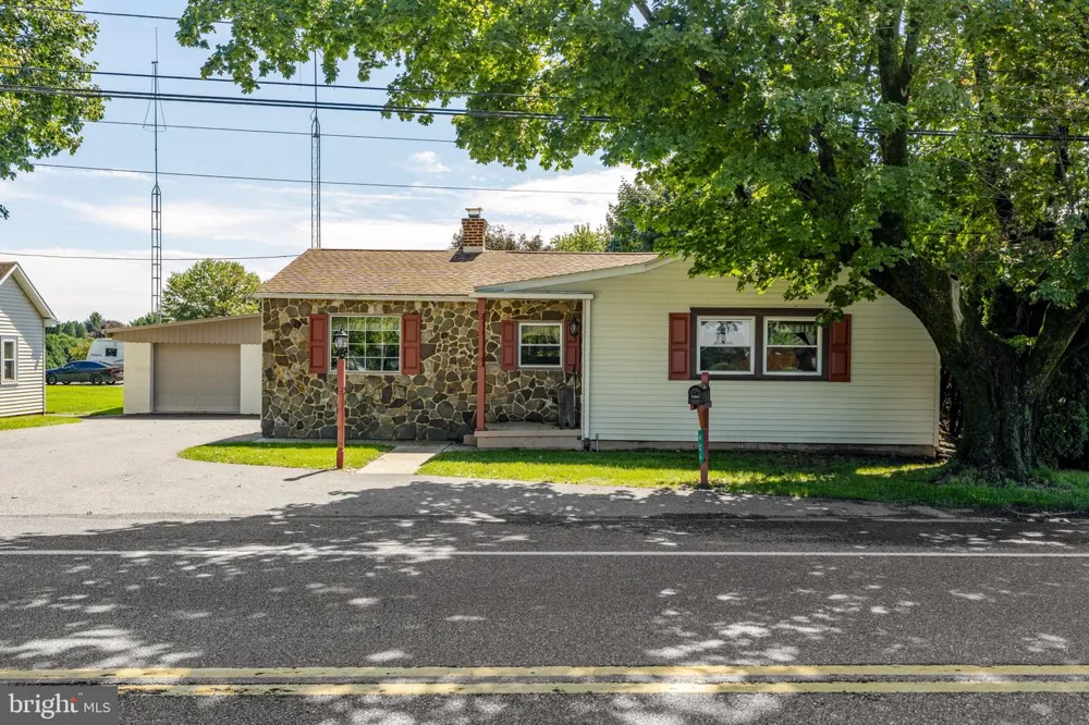 426 E 28TH DIVISION HIGHWAY Lititz, PA 17543