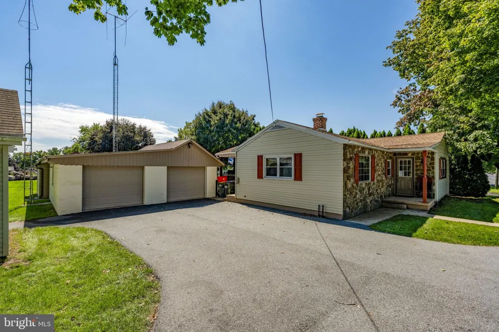 426 E 28TH DIVISION HIGHWAY Lititz, PA 17543