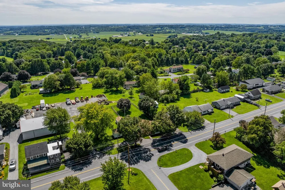 426 E 28TH DIVISION HIGHWAY Lititz, PA 17543