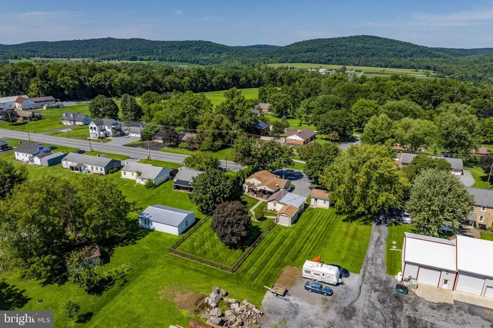 426 E 28TH DIVISION HIGHWAY Lititz, PA 17543