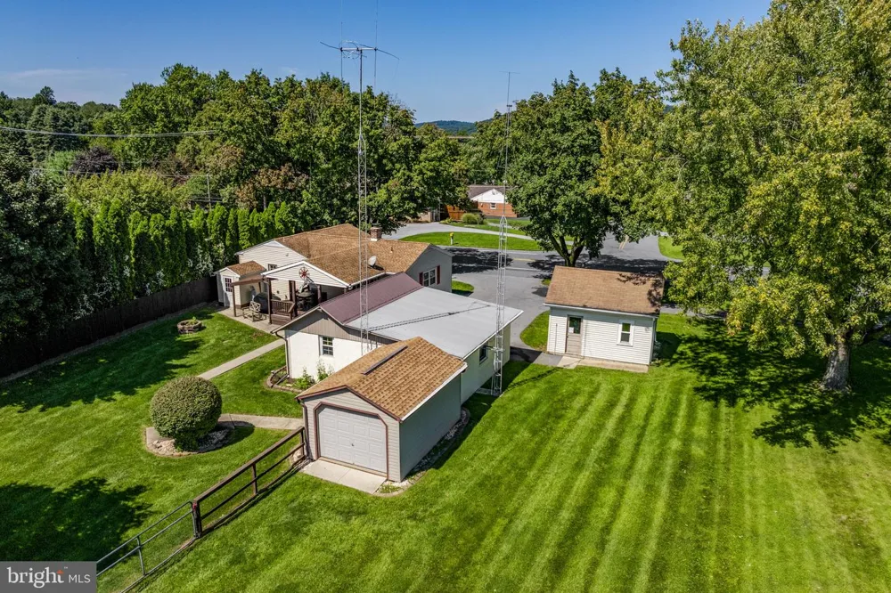 426 E 28TH DIVISION HIGHWAY Lititz, PA 17543