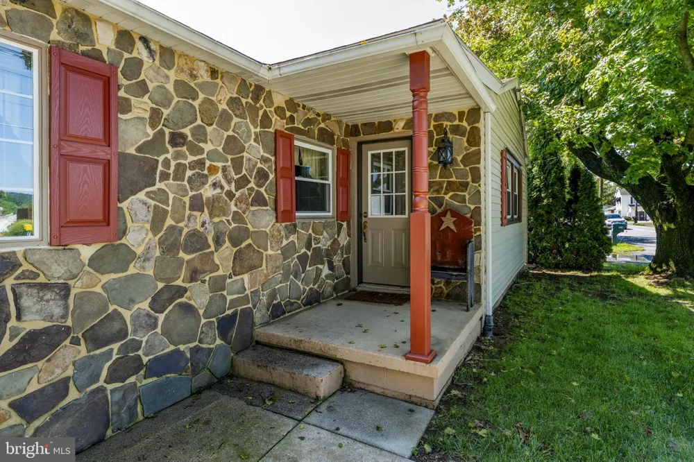 426 E 28TH DIVISION HIGHWAY Lititz, PA 17543