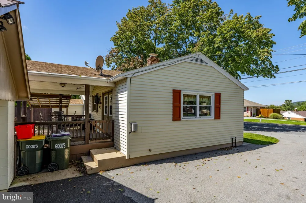 426 E 28TH DIVISION HIGHWAY Lititz, PA 17543