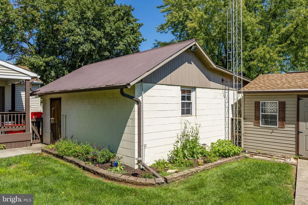 426 E 28TH DIVISION HIGHWAY Lititz, PA 17543