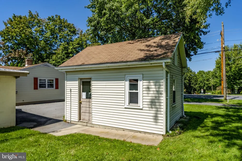 426 E 28TH DIVISION HIGHWAY Lititz, PA 17543