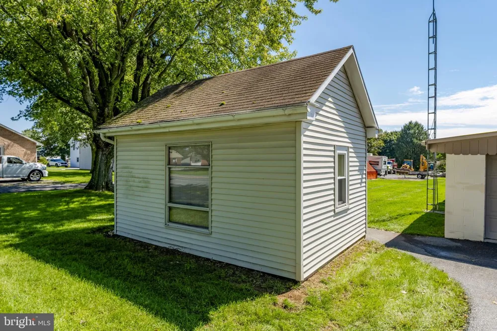 426 E 28TH DIVISION HIGHWAY Lititz, PA 17543