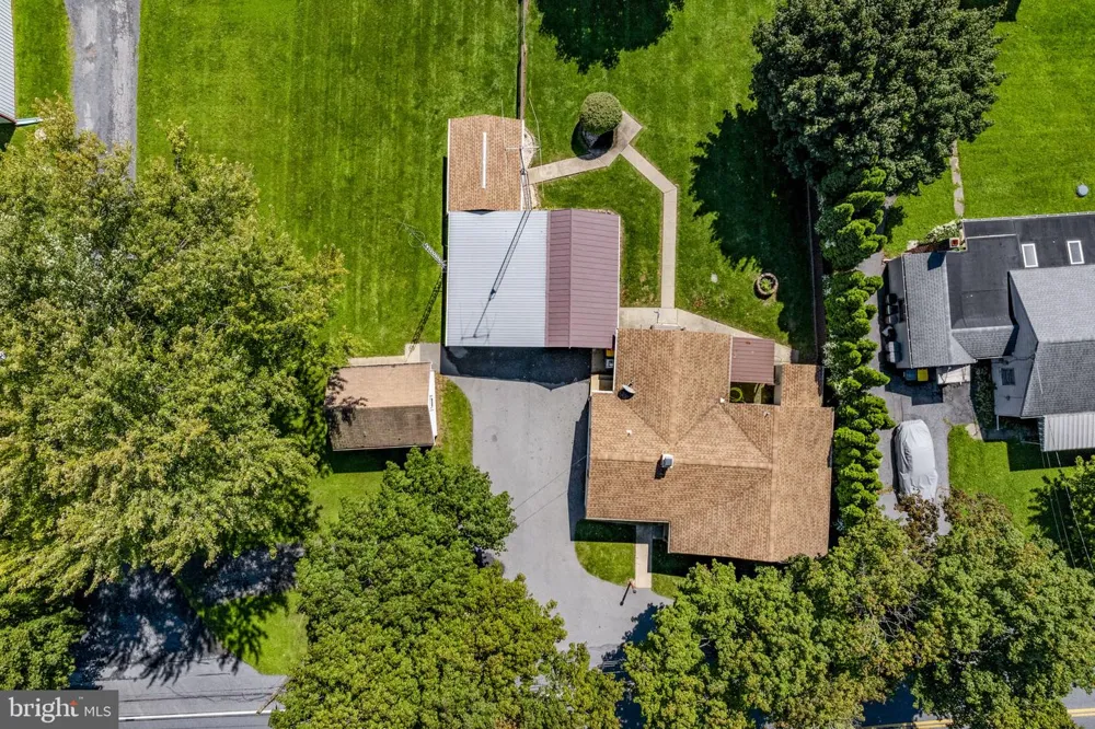 426 E 28TH DIVISION HIGHWAY Lititz, PA 17543