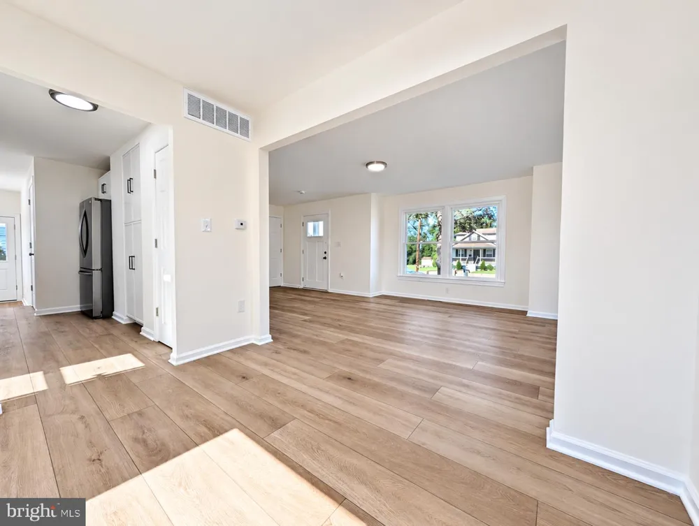 302 S CHESTER AVENUE Delran, NJ 08075