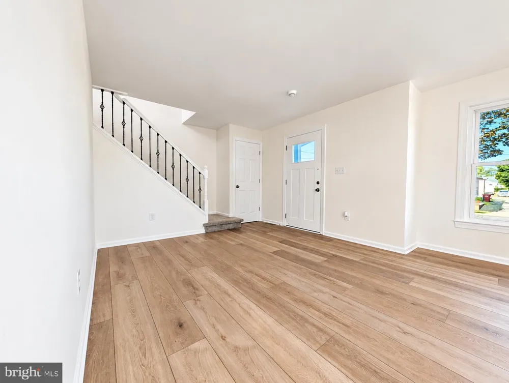 302 S CHESTER AVENUE Delran, NJ 08075