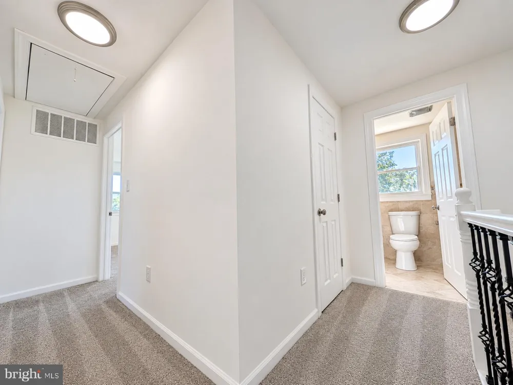 302 S CHESTER AVENUE Delran, NJ 08075