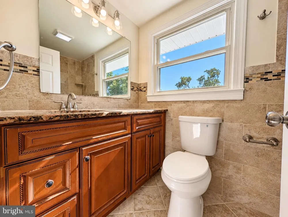 302 S CHESTER AVENUE Delran, NJ 08075