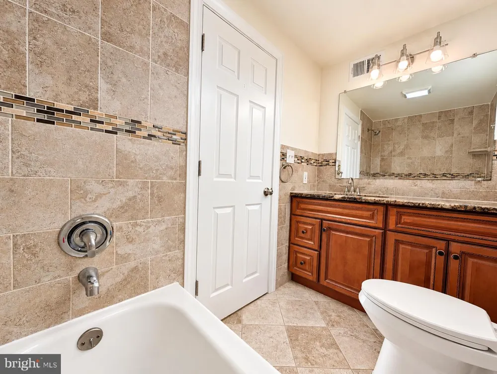 302 S CHESTER AVENUE Delran, NJ 08075