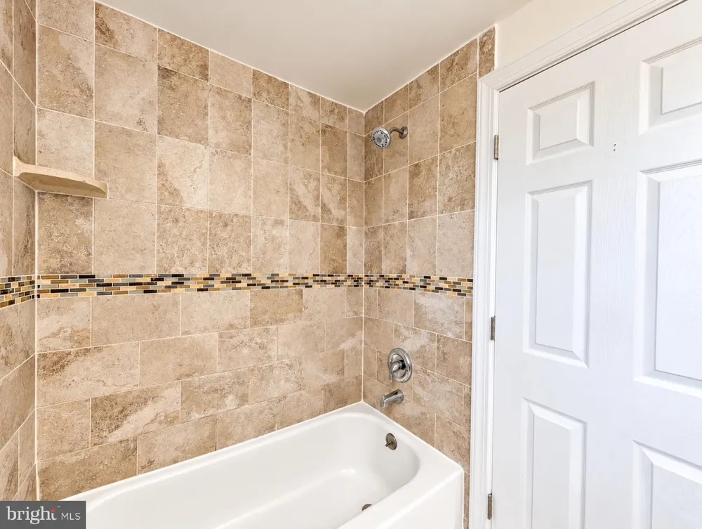 302 S CHESTER AVENUE Delran, NJ 08075