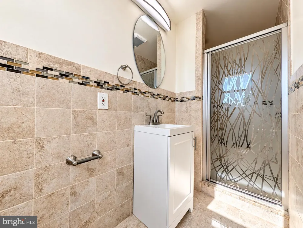 302 S CHESTER AVENUE Delran, NJ 08075