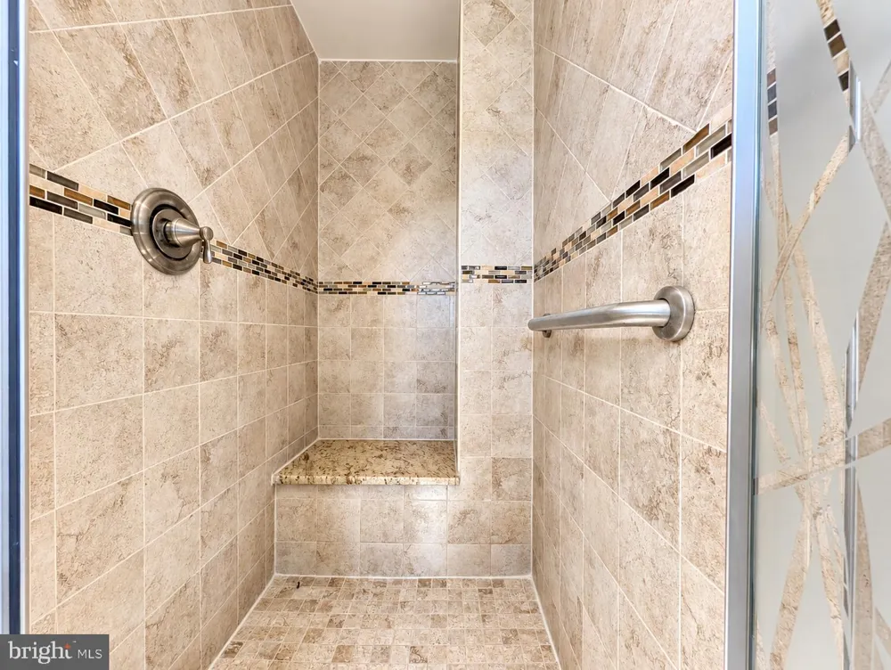 302 S CHESTER AVENUE Delran, NJ 08075