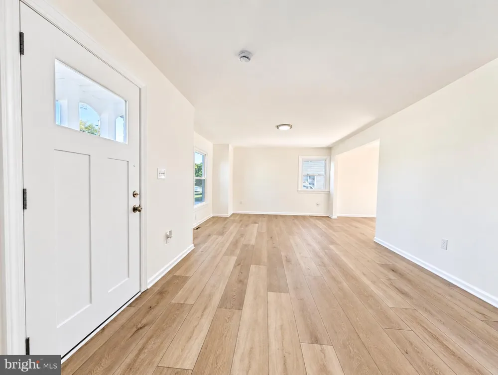 302 S CHESTER AVENUE Delran, NJ 08075