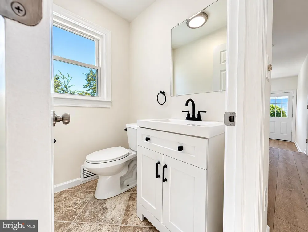 302 S CHESTER AVENUE Delran, NJ 08075
