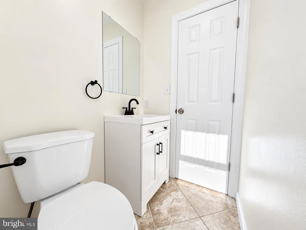 302 S CHESTER AVENUE Delran, NJ 08075